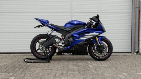 Yamaha R6 | RJ11 | Blauw | Akrapovic | 35kw